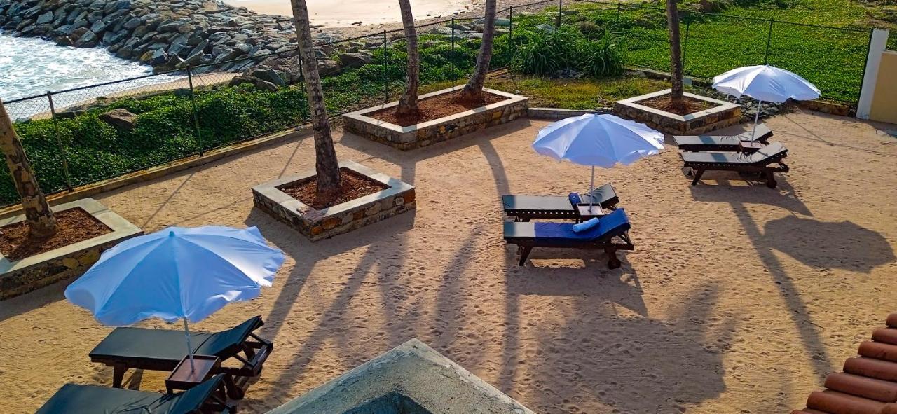 House By The Sea Hikka Hotell Hikkaduwa Exteriör bild