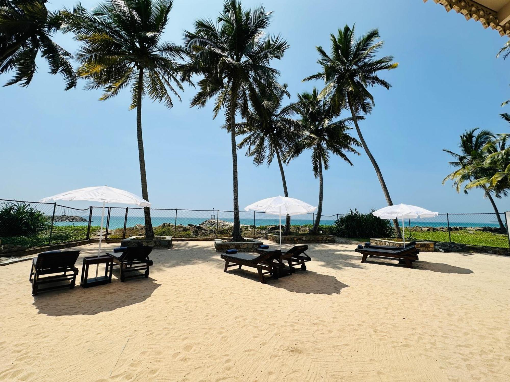 House By The Sea Hikka Hotell Hikkaduwa Exteriör bild