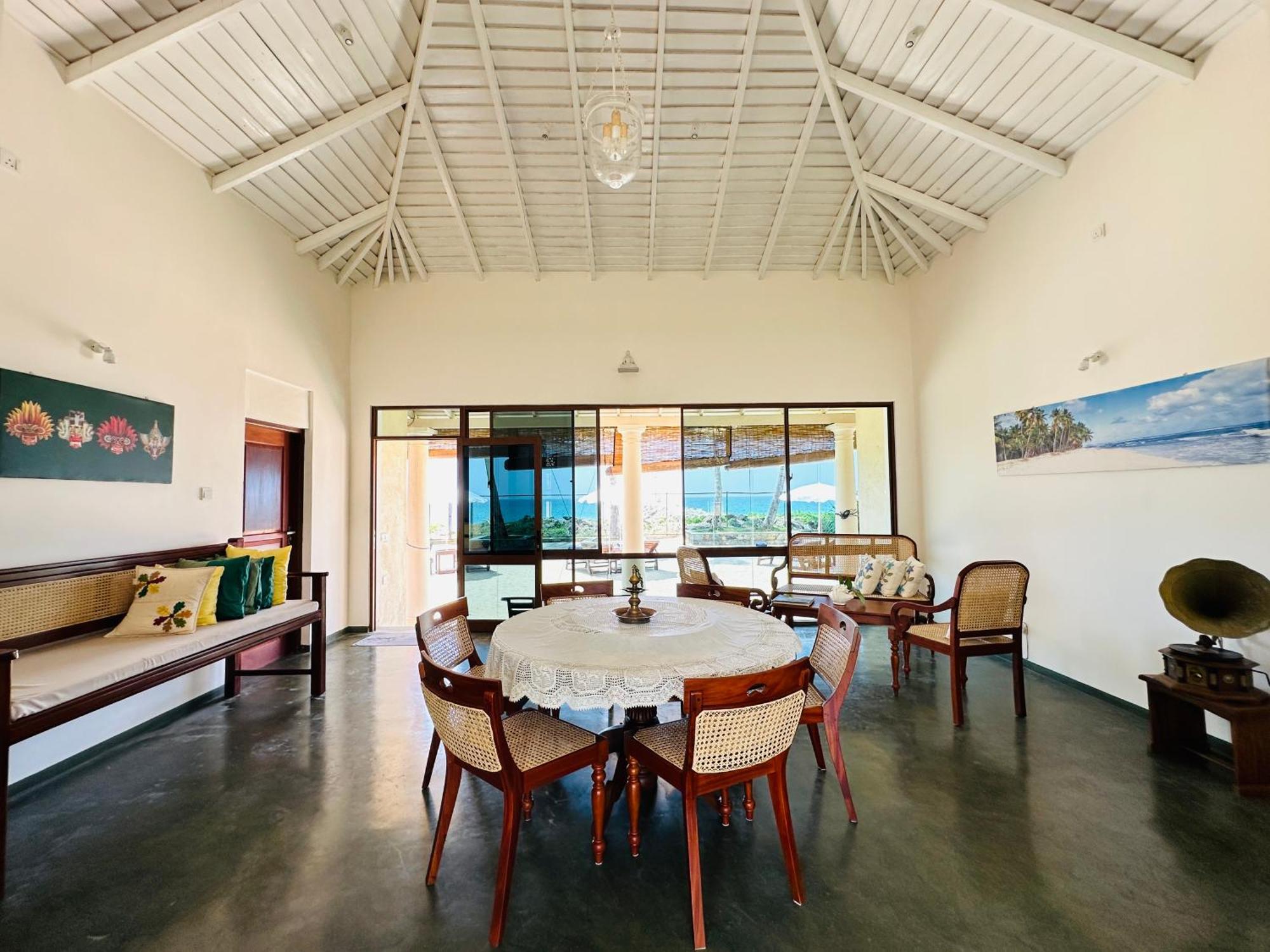 House By The Sea Hikka Hotell Hikkaduwa Exteriör bild