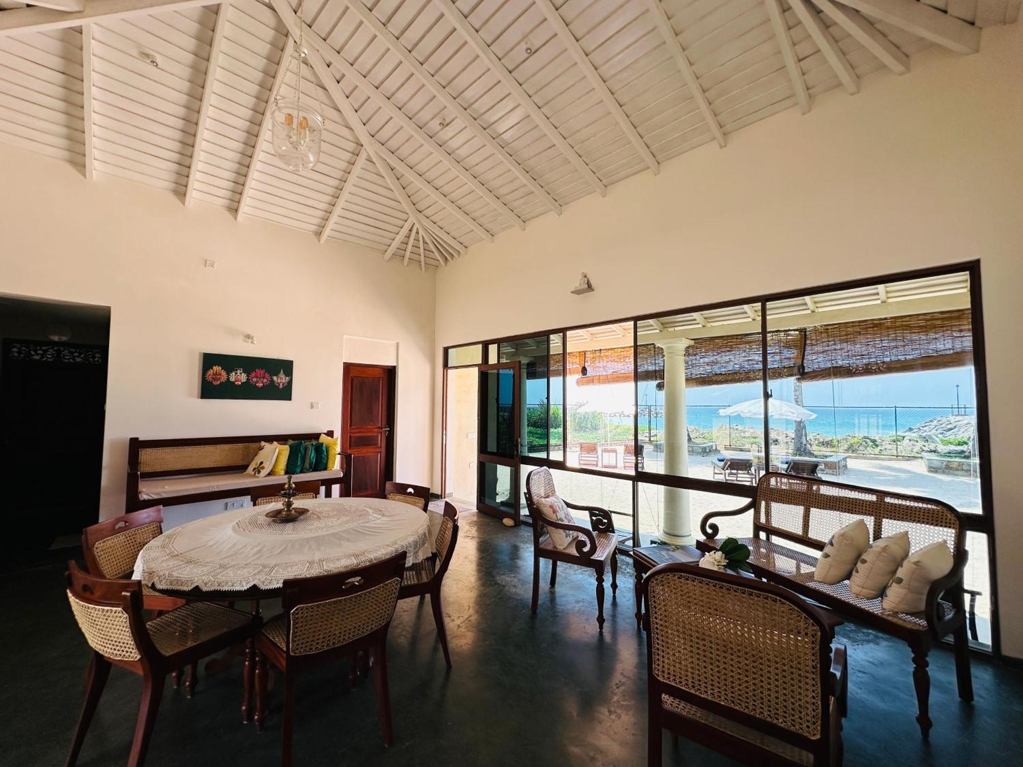 House By The Sea Hikka Hotell Hikkaduwa Exteriör bild