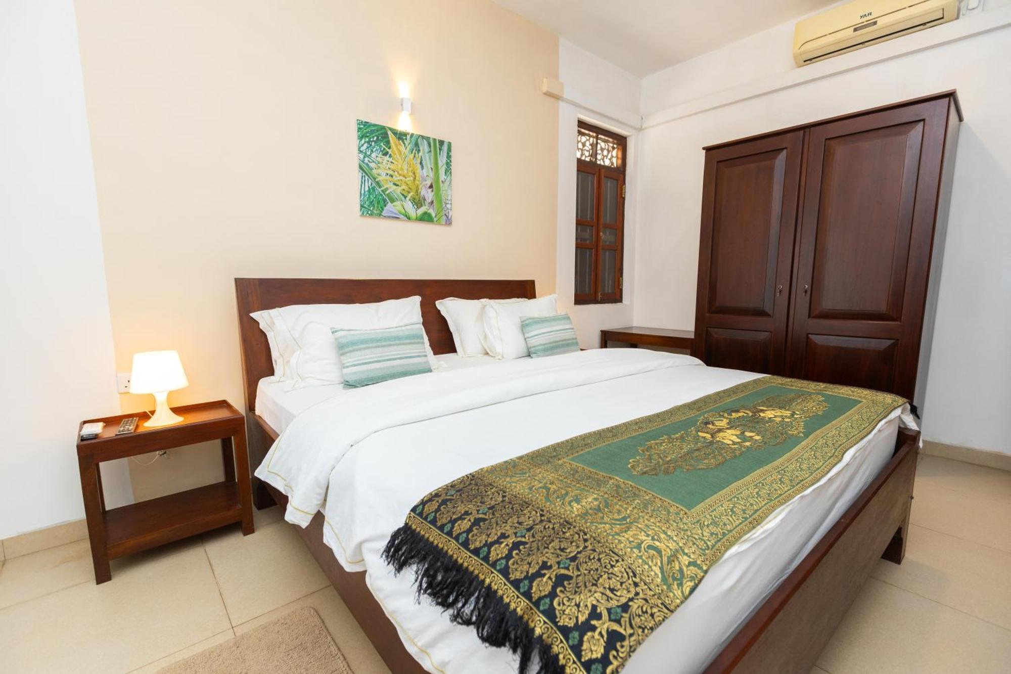 House By The Sea Hikka Hotell Hikkaduwa Exteriör bild