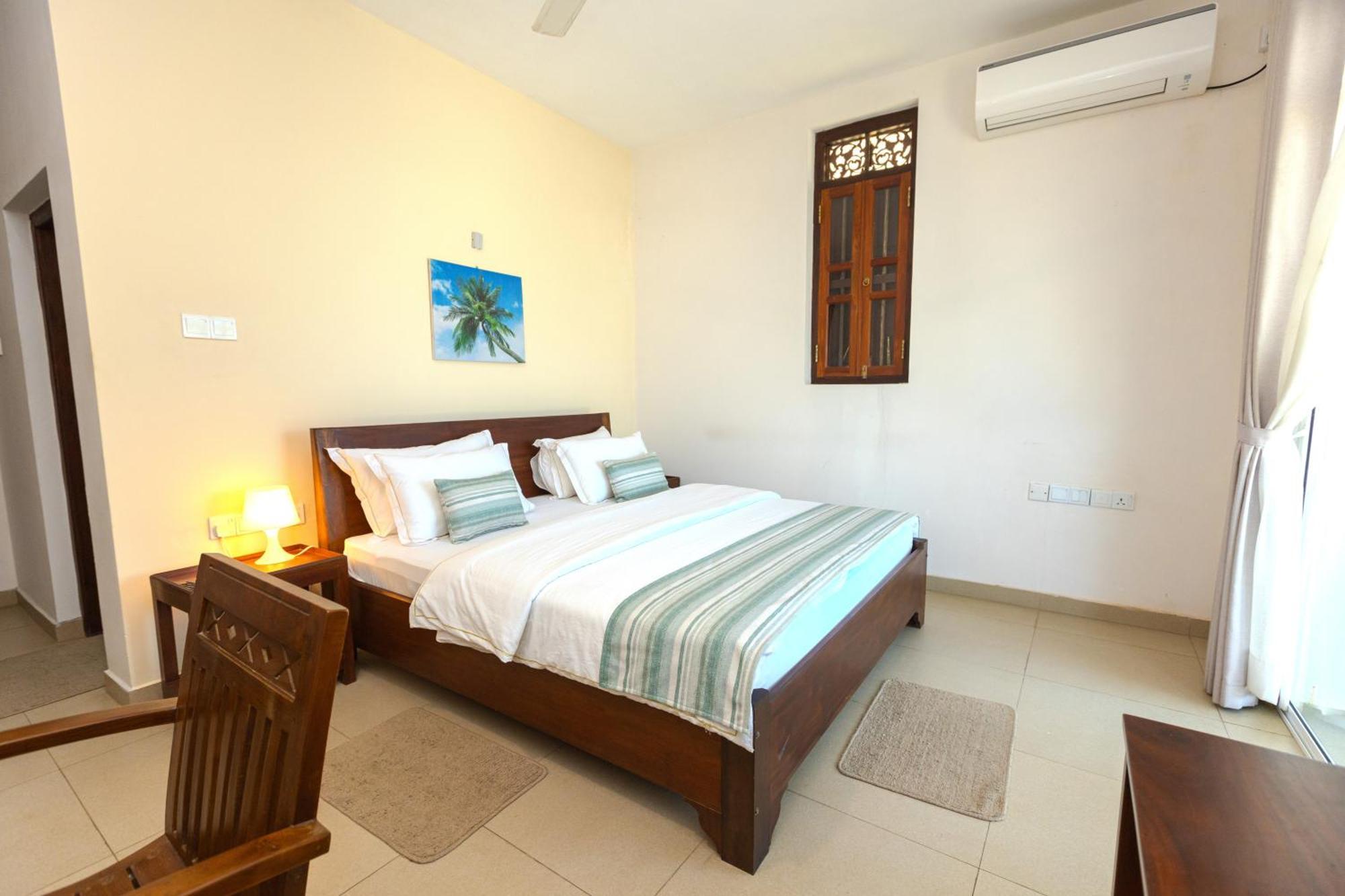 House By The Sea Hikka Hotell Hikkaduwa Exteriör bild